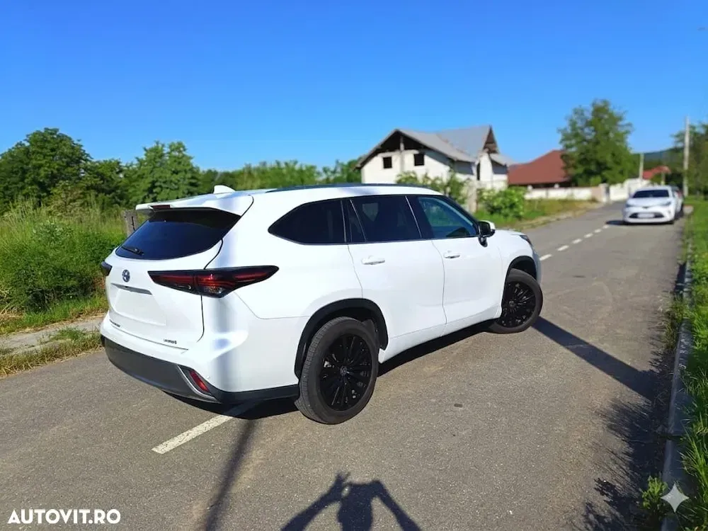 Toyota Highlander IV 2.5 L Dynamic Force 248CP Luxury Pearly — imagine 6
