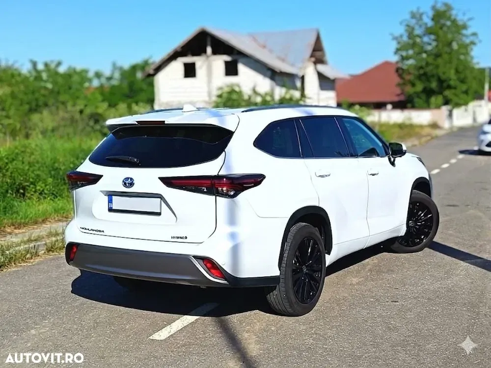 Toyota Highlander IV 2.5 L Dynamic Force 248CP Luxury Pearly — imagine 5