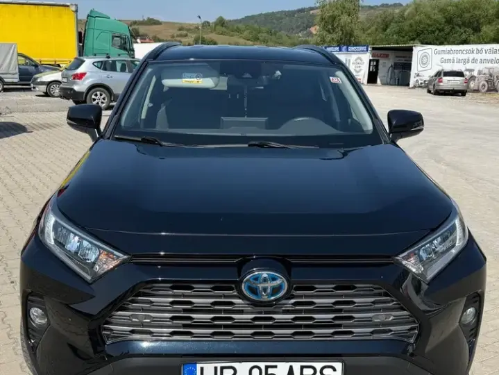 Toyota RAV4 V