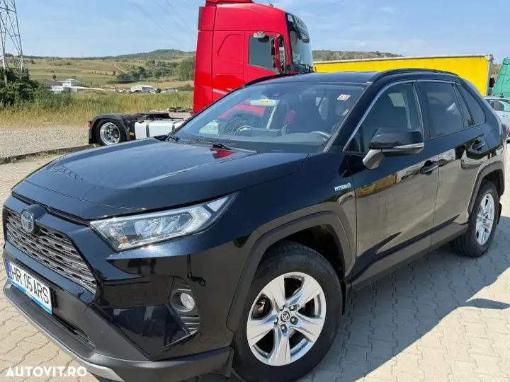 Toyota RAV4 V