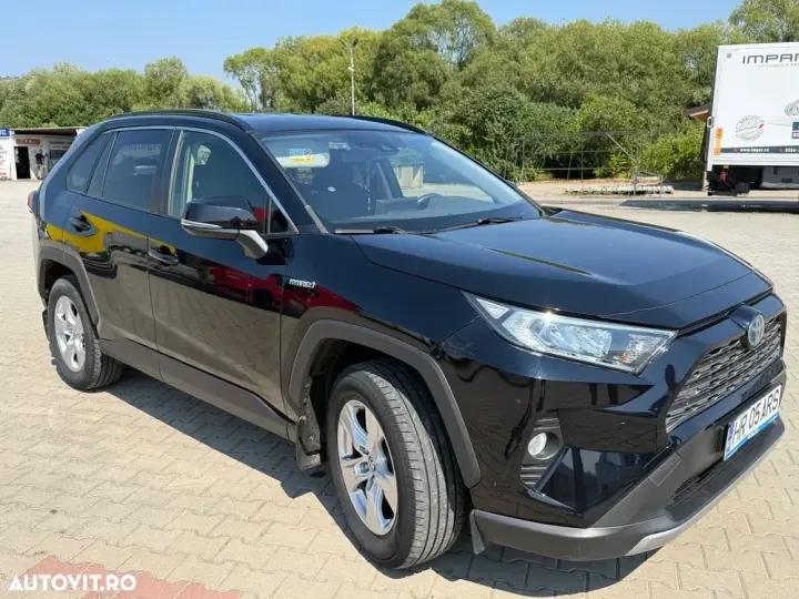 Toyota RAV4 V