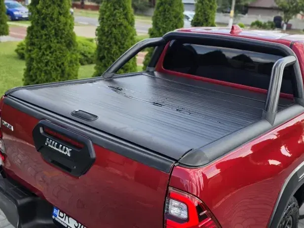 Toyota Hilux VIII 2.8D 204CP 4x4 Double Cab AT Invincible