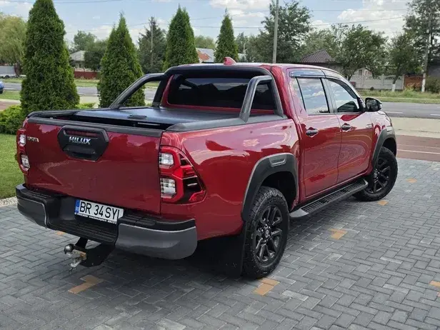 Toyota Hilux VIII 2.8D 204CP 4x4 Double Cab AT Invincible