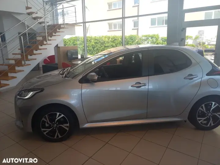Toyota Yaris 1.5 VVT-i HSD Dynamic