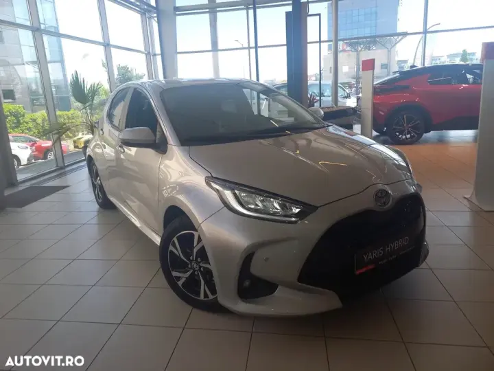Toyota Yaris 1.5 VVT-i HSD Dynamic