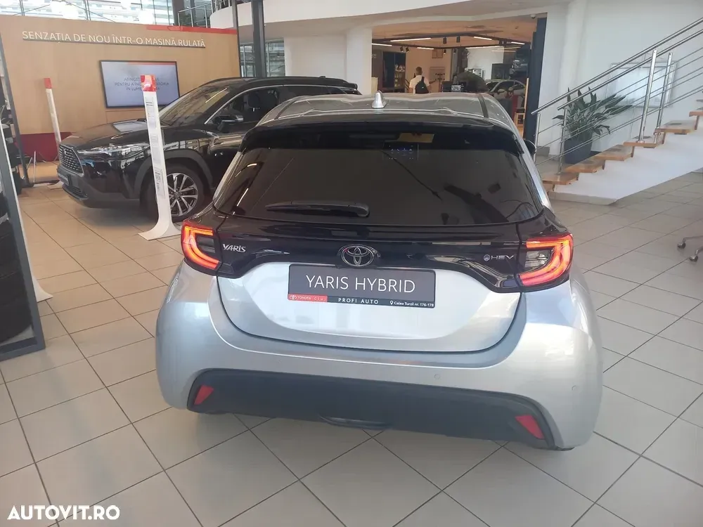 Toyota Yaris 1.5 VVT-i HSD Dynamic — imagine 4