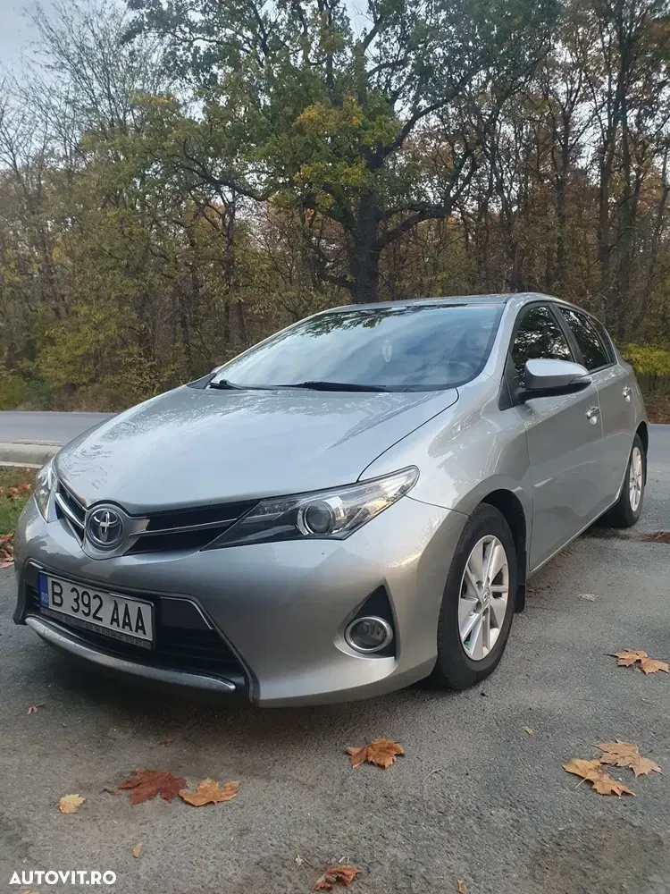 Toyota Auris 1.8 L VVT-i Luna — imagine 4