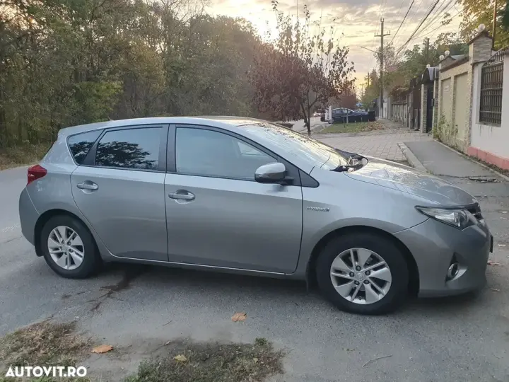Toyota Auris 1.8 L VVT-i Luna
