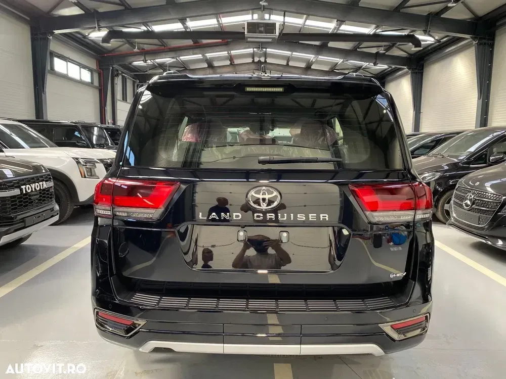 Toyota Land Cruiser 300 — imagine 4