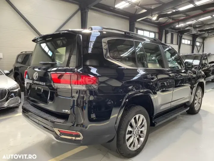 Toyota Land Cruiser 300