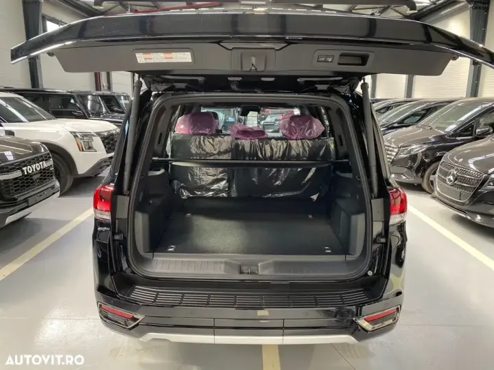 Toyota Land Cruiser 300