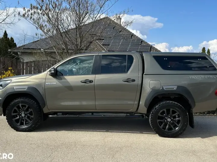 Toyota Hilux VIII 2.8D 204CP 4x4 Double Cab AT Invincible Color Edition