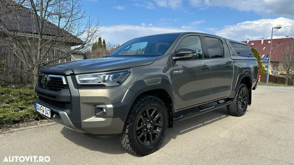 Toyota Hilux VIII 2.8D 204CP 4x4 Double Cab AT Invincible Color Edition — imagine 3