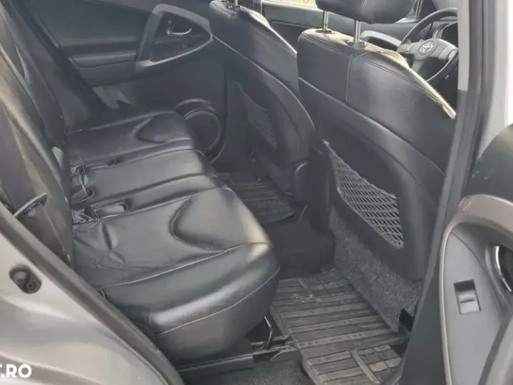 Toyota RAV4 III