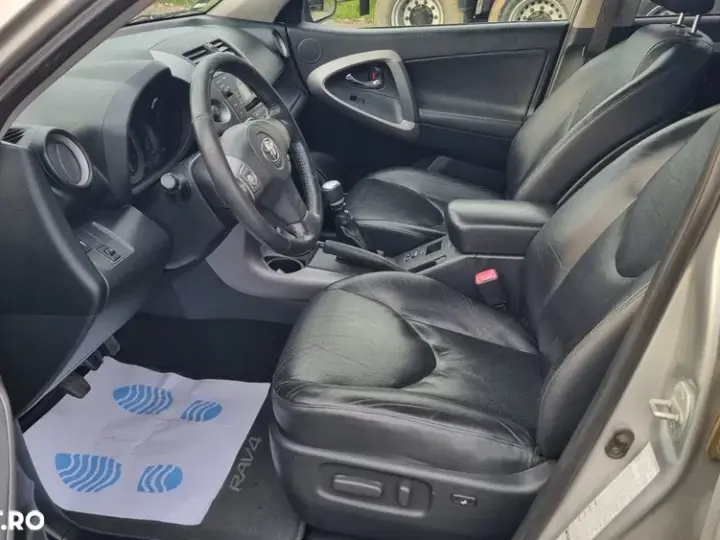 Toyota RAV4 III