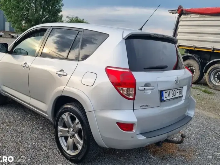 Toyota RAV4 III