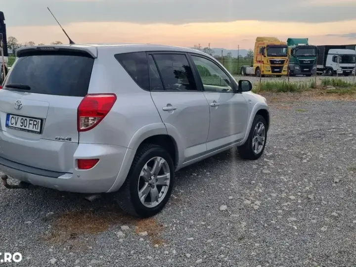 Toyota RAV4 III