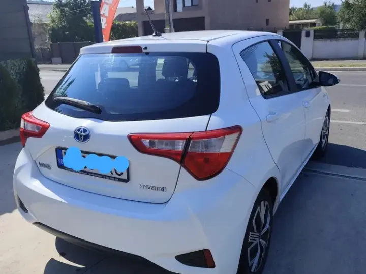 Toyota Yaris 1.5 VVT-i HSD Terra
