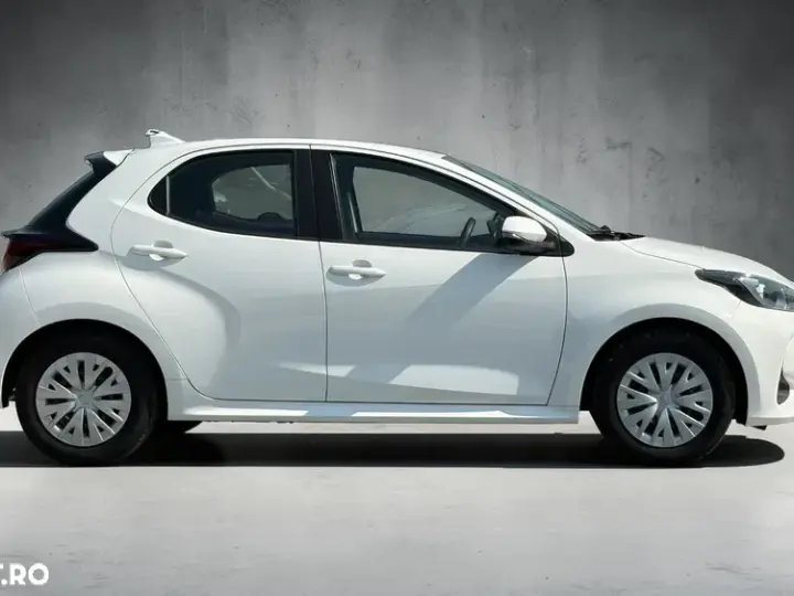 Toyota Yaris 1.5 VVT-i HSD Active