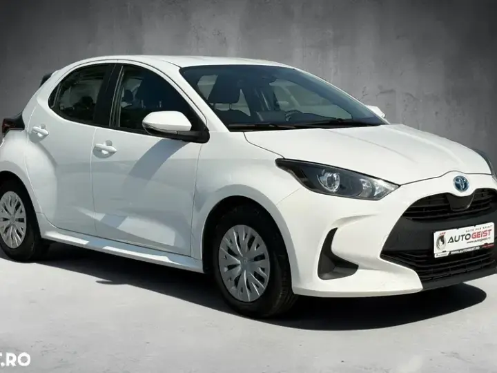 Toyota Yaris 1.5 VVT-i HSD Active
