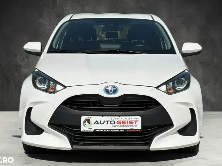 Toyota Yaris 1.5 VVT-i HSD Active