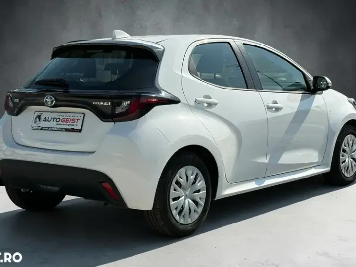 Toyota Yaris 1.5 VVT-i HSD Active