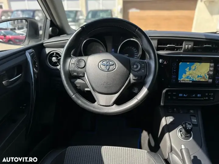 Toyota Auris 1.8 VVT-i Automatik Executive