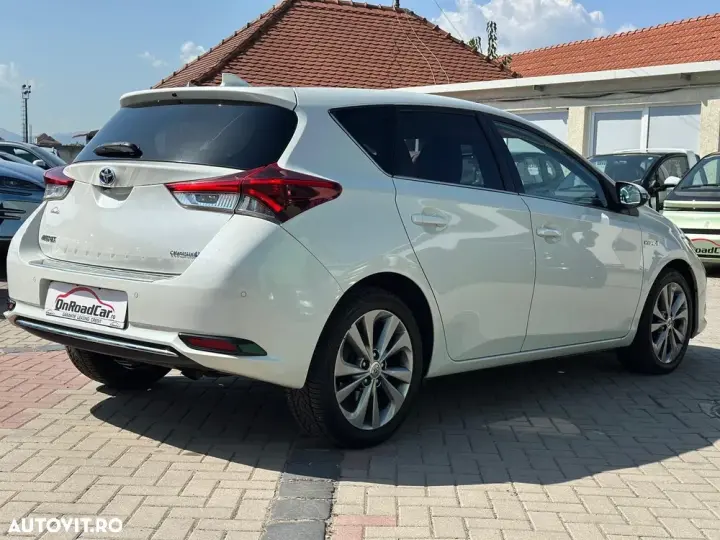 Toyota Auris 1.8 VVT-i Automatik Executive