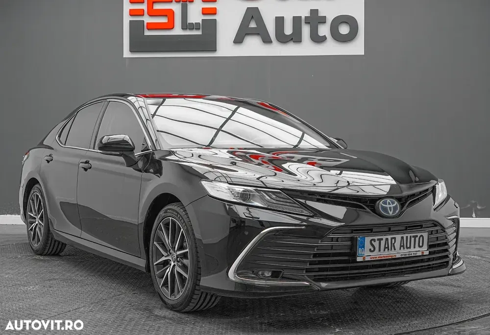 Toyota Camry VIII 2.5 Exclusive — imagine 3