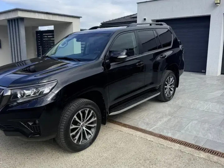 Toyota Land Cruiser 2.8l D-4D 204 CP A/T 7 locuri Luxury AVS