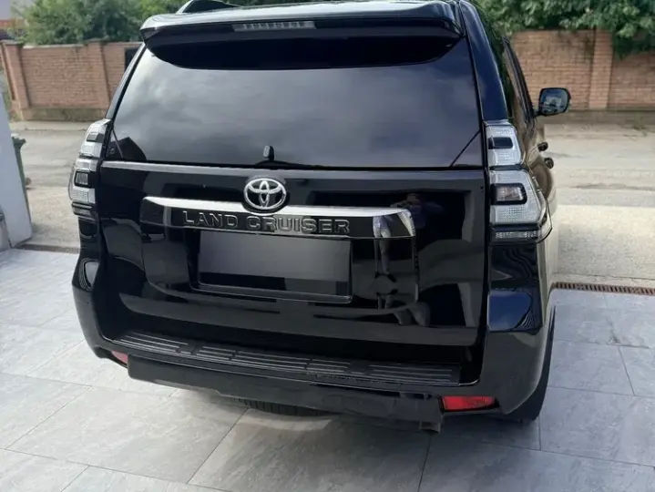 Toyota Land Cruiser 2.8l D-4D 204 CP A/T 7 locuri Luxury AVS