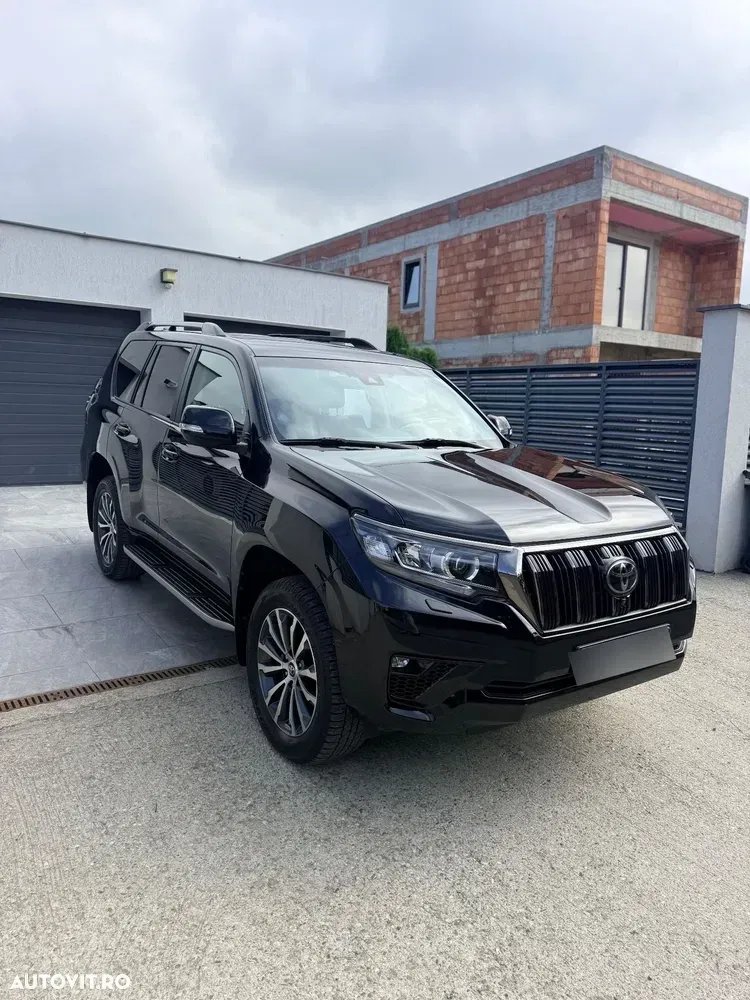 Toyota Land Cruiser 2.8l D-4D 204 CP A/T 7 locuri Luxury AVS — imagine 3