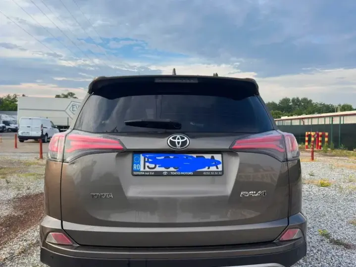 Toyota RAV4 IV 2.0 D-4D 2WD Comfort