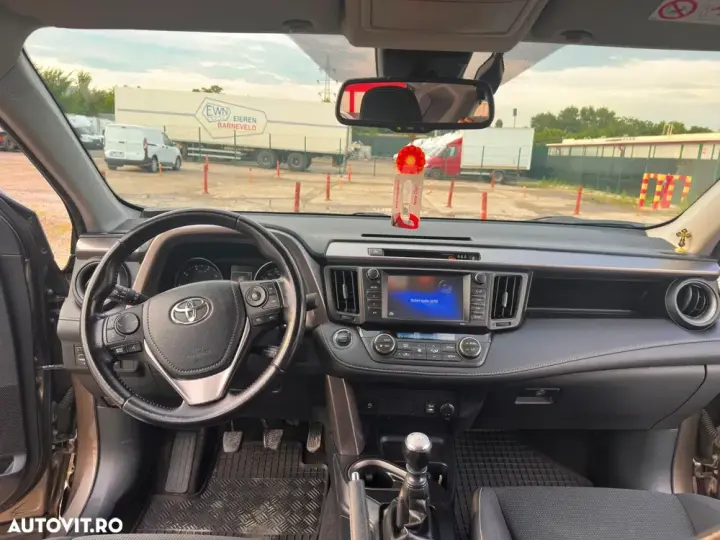 Toyota RAV4 IV 2.0 D-4D 2WD Comfort