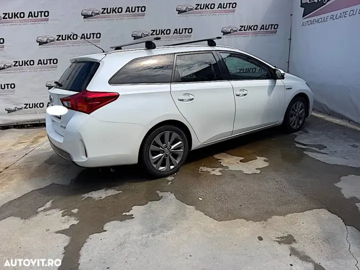 Toyota Auris 1.8 L VVT-i Luna