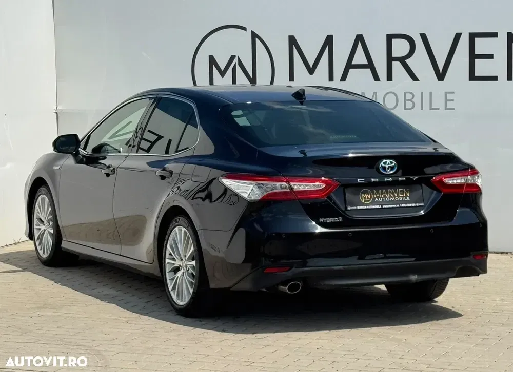 Toyota Camry VIII Luxury — imagine 6
