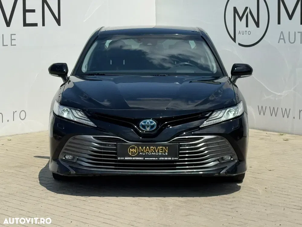 Toyota Camry VIII Luxury — imagine 2