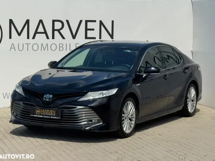 Toyota Camry VIII Luxury
