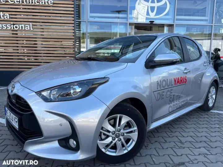 Toyota Yaris 1.5 VVT-i HSD Active