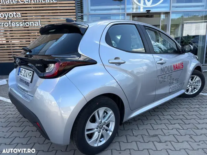 Toyota Yaris 1.5 VVT-i HSD Active