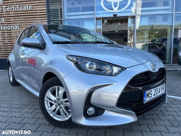 Toyota Yaris 1.5 VVT-i HSD Active