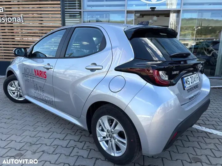 Toyota Yaris 1.5 VVT-i HSD Active