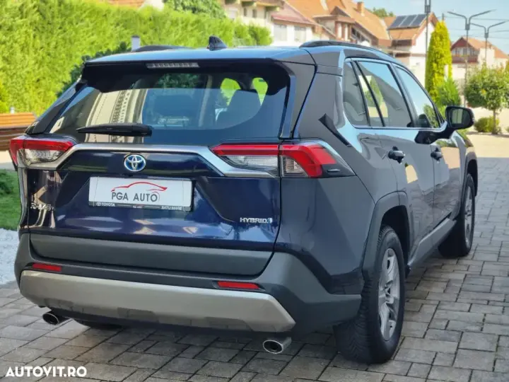Toyota RAV4 V