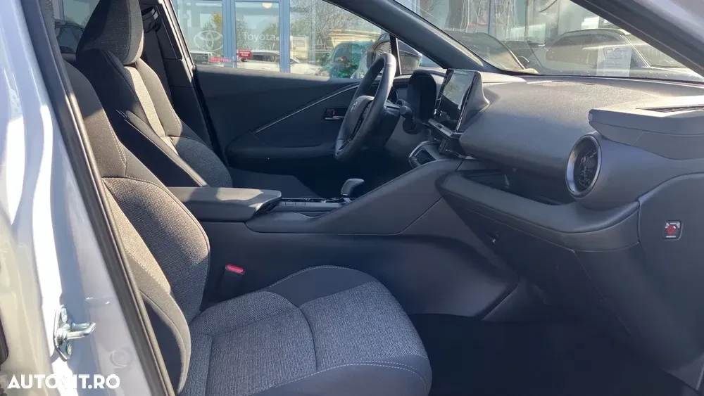 Toyota C-HR — imagine 6