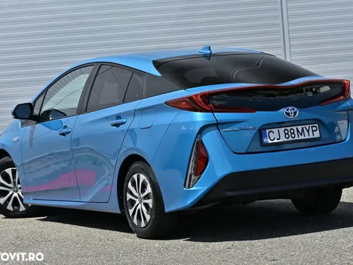 Toyota Prius V