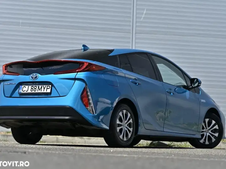 Toyota Prius V