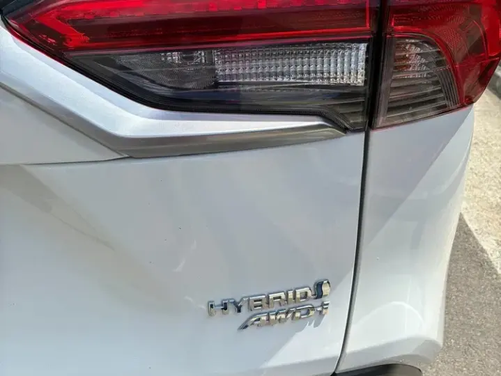 Toyota RAV4 V 2.5 4x4 Adventure