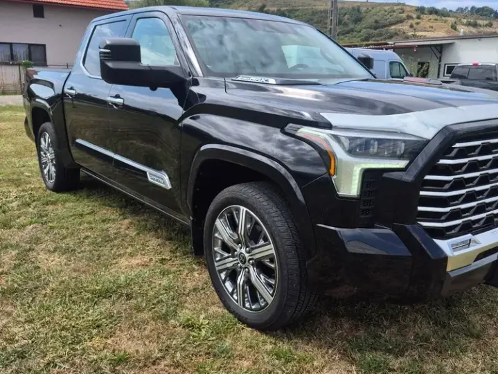 Toyota Tundra III
