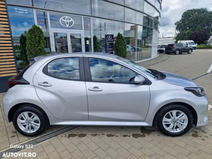 Toyota Yaris 1.5 VVT-i HSD Active