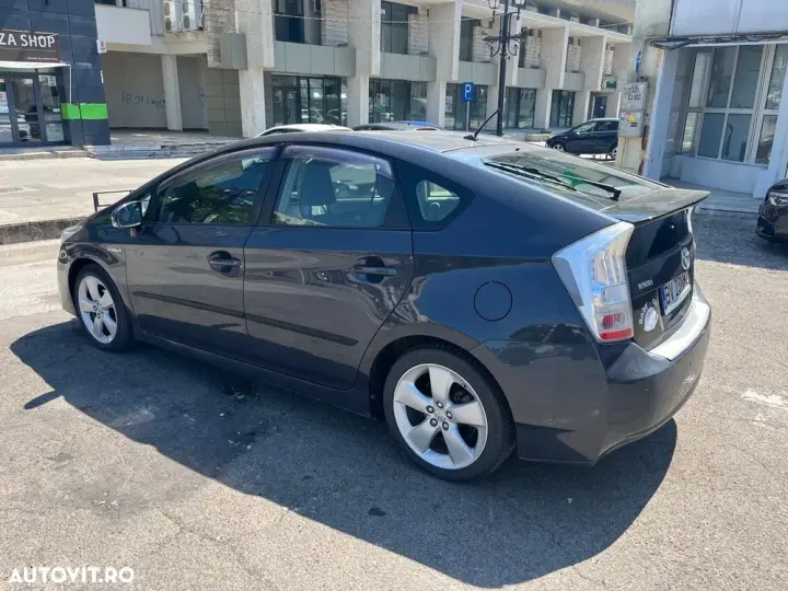 Toyota Prius III Luna